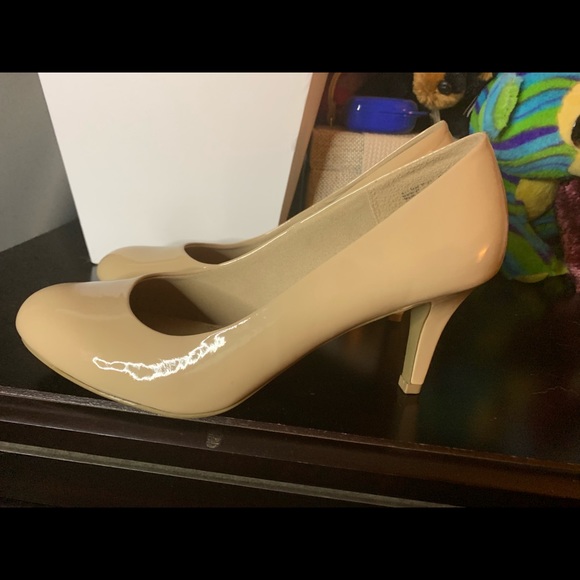 heels 👠 - Picture 1 of 5
